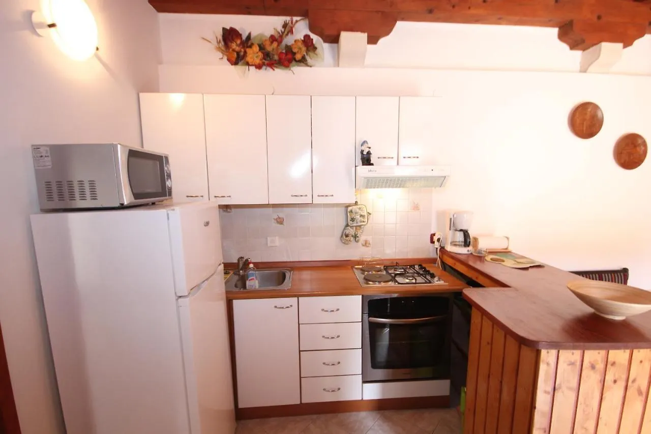 Apartments With A Parking Space Veli Losinj, Losinj - 8029 Hırvatistan