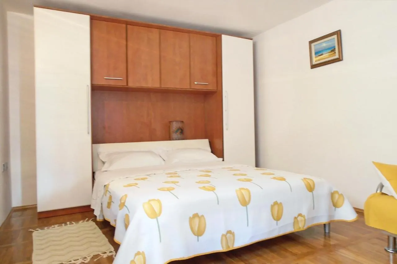 Apartments With A Parking Space Veli Losinj, Losinj - 8029